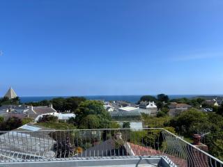 Bonjour Guest house - Alderney - 8