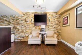 Econo Lodge Charlotte Airport - Charlotte - 1