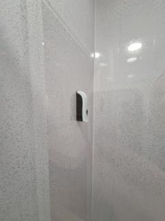 4 Bedroom Ground Floor Apartment - Mountain Ash - 5