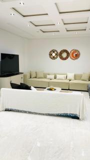 Holy City Gem Modern 4 Bedroom Apartment in Kairwan or Al Qayrawān - 3