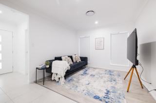 Brand new 4BR Family-friendly house WIFI Garage - 8