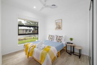 Brand new 4BR Family-friendly house WIFI Garage - 6