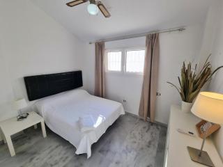 Los Olivos Beach and Pool Apartment - 2