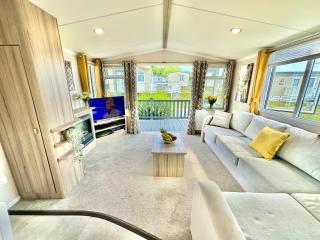 272 Wilksworth Caravan Park - Two Bedroom - Pool Access - Wimborne Minster - 0