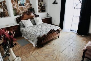 18 Person Bachelorette Pool Parties - 6