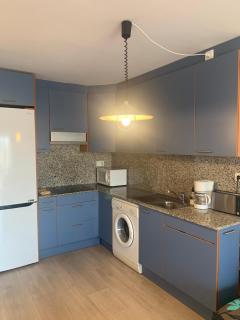 Apartamento de dos habitaciones con terraza y plaza de aparcamiento - Roses - 3