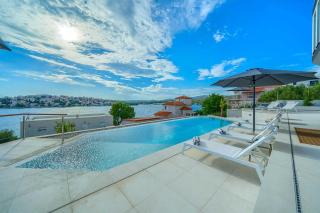 Villa Allina, 5-Bedroom Villa with Panoramic Views, Heated Pool - Podglavica - 7