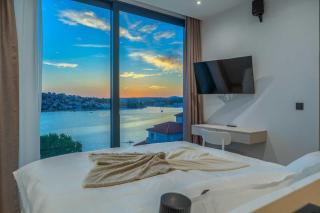 Villa Allina - Heated Pool, Rooftop Jacuzzi & Sea Views - 1