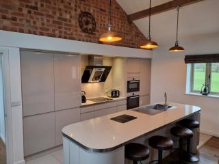 Bowland Breaks-A Luxury Barn Conversion with Optional Hot Tub, Log burner and countryside views - Longridge - 1