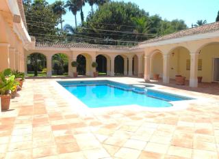 Prestigious Villa with Vintage Charm in Kings & Queens Sotogrande - San Roque - 5