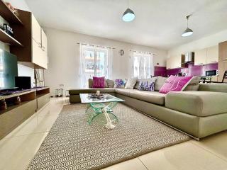 Contemporary 2BR Apt With Balcony in St Pauls Bay - 9