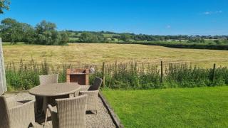 Bowland Breaks-A Luxury Barn Conversion with Optional Hot Tub, Log burner and countryside views - Longridge - 6