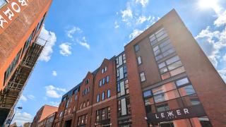 Comfy 2-Bedroom Apartment with Parking & Balcony in Jewellery Quarter, Birmingham - Birmingham - 2