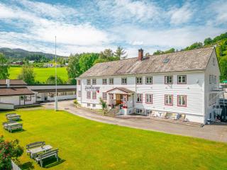 Hardanger Guesthouse - Ulvik - 0