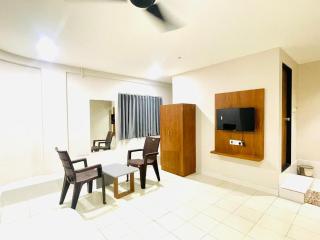 Hotel Royal Orbit - Rajkot - 3