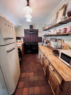 6 Luxury home, near family park and Coffee Shop! - 8