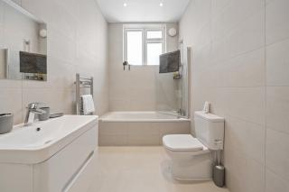 3BR House in Prime Barnet Location with Driveway - Barnet - 6