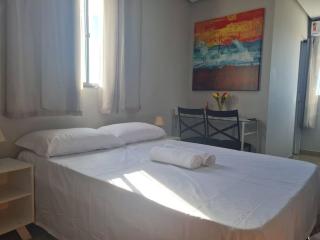 Kitnet 301 centro linda vista por sol com tv smart e ar - 4