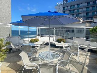 Apartamento Copacabana na quadra da praia, prédio com serviços - Posto 4 - Rio de Janeiro - 0