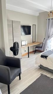 The Chameleon Stay @107 - 2