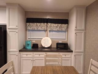 The Breezy Pelican - Gulf Breeze - 5
