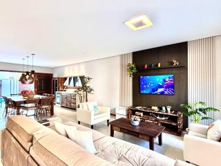 192 - Casa luxo com 5 suítes e piscina aquecida - 2