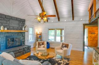 about 10 Mi to Downtown Murfreesboro Area Cabin - 7