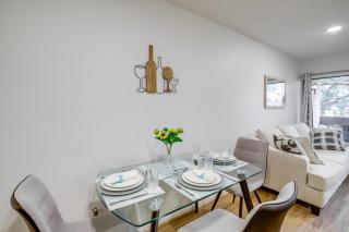 Chic Montgomery Condo with Balcony and Pool Access! - Montgomery - 4