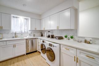 Chic Montgomery Condo with Balcony and Pool Access! - Montgomery - 1
