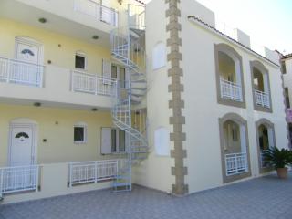 Hotel Filioppi - Agios Kirykos - 2