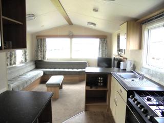 Kingfisher Moonstone 8 Berth Central Heated Close to site entrance - Ingoldmells - 3