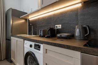 Penelope Apartments B - 1