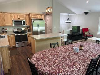All Decked Up - wifi, view, river access, fire pit, 3 bedrooms, games, family friendly - Great Cacapon - 7