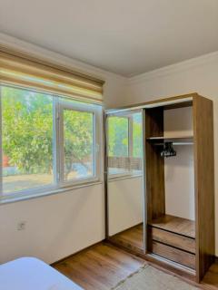 2BR oasis, 5 min to beach, 15 min to airport Private entrance,fully fenced garden - Altınkum - 1