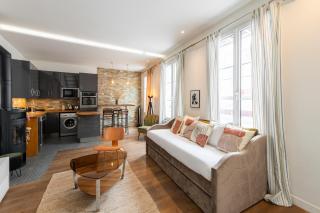 Amazing loft in the vibrant area near the famous Bastille's Place - 2