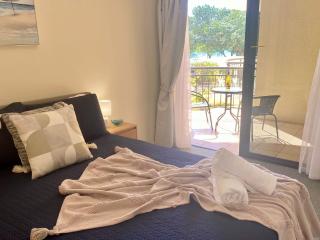 Within reach of the beach! - Townsville - 8