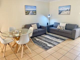 Within reach of the beach! - Townsville - 2