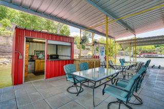 Lakefront Rocky Mount Main House with 3 Cabins! - Rocky Mount - 9