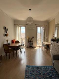 charming and cozy - 0