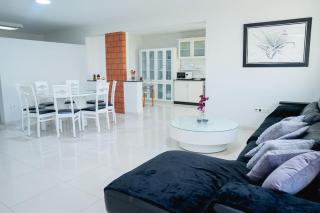 Nice And Modern with king size bed - 0