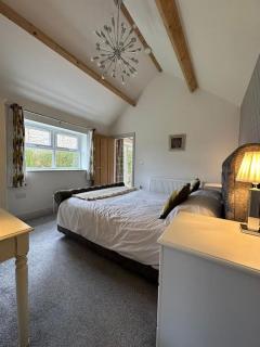 Pretty Garden Cottage - 8