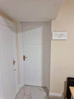 Free Derry Suite - 3