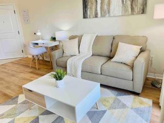 Walking Distance from Universal One Bedroom Resort - 8