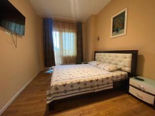 Apartment on Dragomirova - Kiev - 3