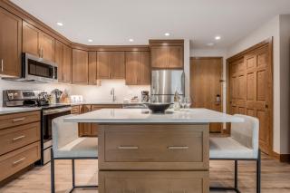 Laurelwood Condominiums 301 - 4