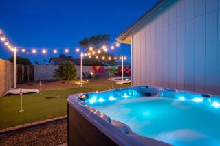 Mini Golf Fire Pit Pool Game Room - 9