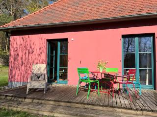 Ruhige Ferienwohnung mit großem Garten und Terrasse - Krakow am See - 1