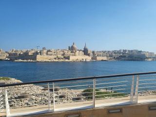 Spacious Triplex Penthouse in Prime Location - Sliema - 5