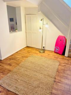 Lovely big 3 bedroom maisonette close to the beach - 4