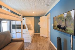 Relaxing 3BR Cottage 1 mile to Main st attractions Views - Gatlinburg - 3